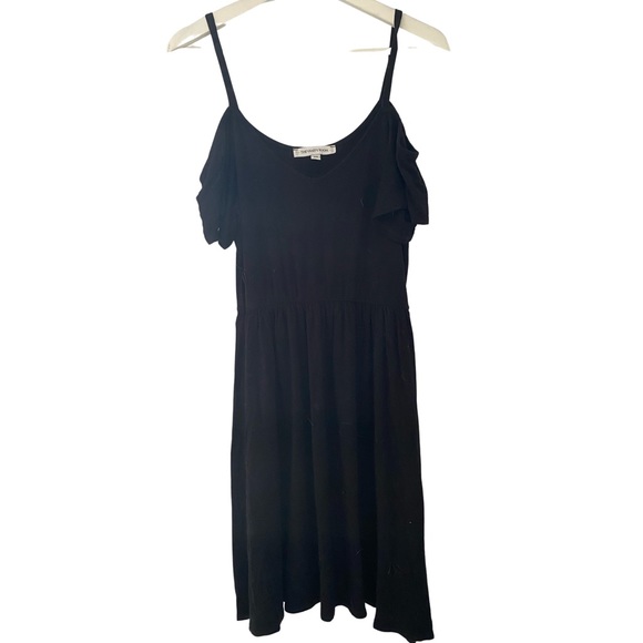 Vanity Room - Black Cold-shoulder waist dress - Picture 2 of 3